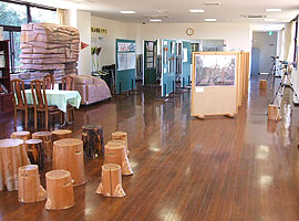 ���E�𗬃X�y�[�X